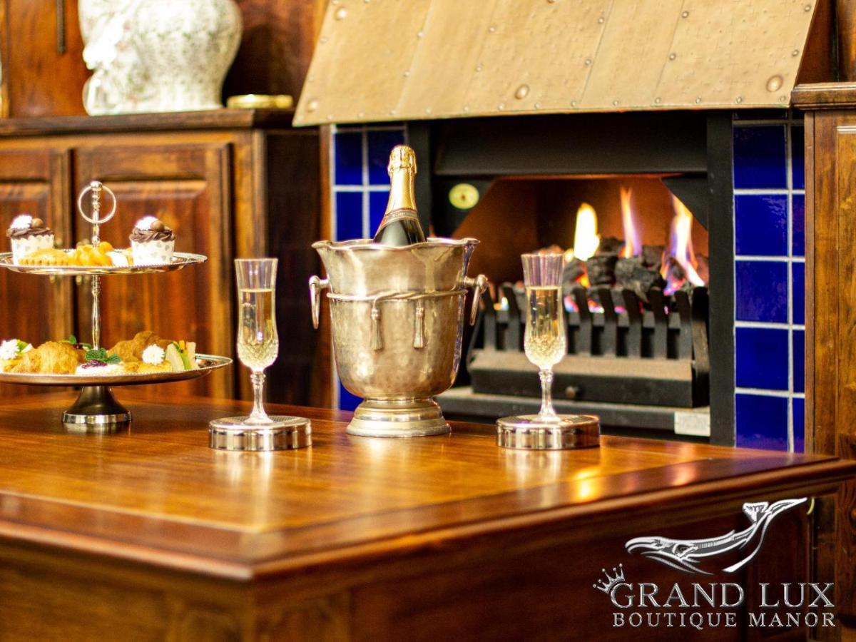 Grand Lux Boutique Manor Hotel เฮอร์มานุส ภายนอก รูปภาพ