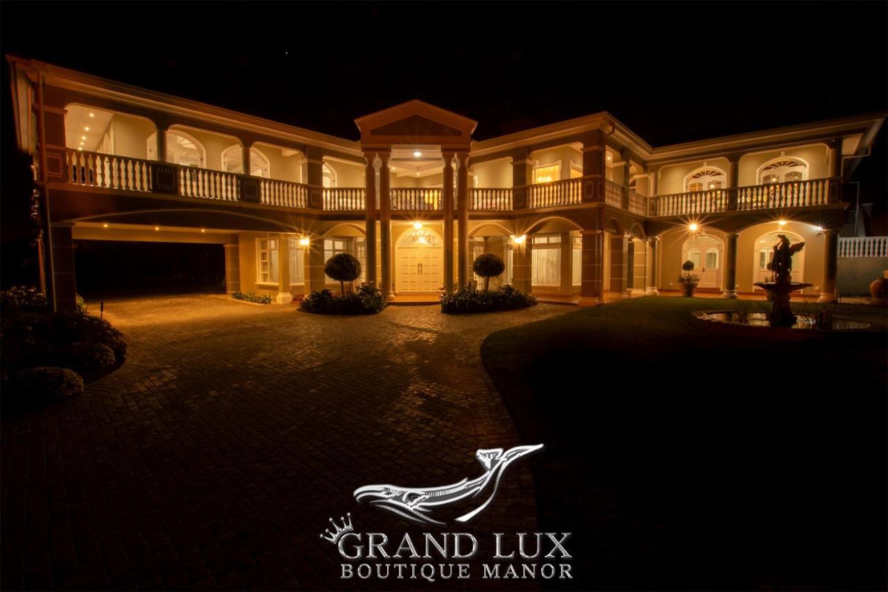 Grand Lux Boutique Manor Hotel เฮอร์มานุส ภายนอก รูปภาพ