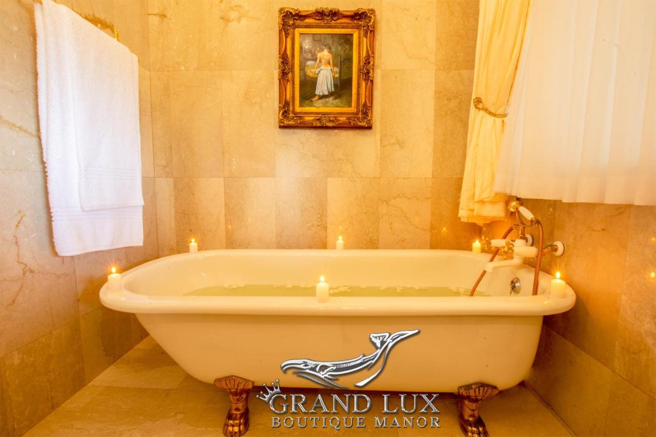 Grand Lux Boutique Manor Hotel เฮอร์มานุส ภายนอก รูปภาพ