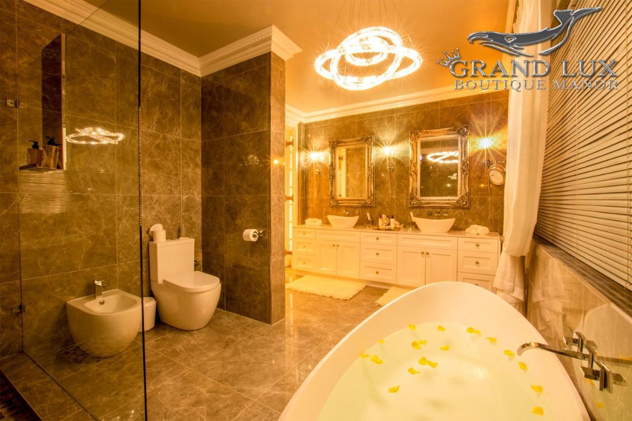 Grand Lux Boutique Manor Hotel เฮอร์มานุส ภายนอก รูปภาพ