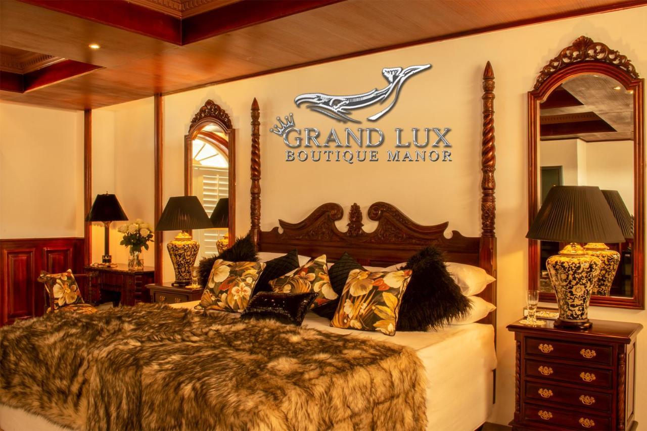 Grand Lux Boutique Manor Hotel เฮอร์มานุส ภายนอก รูปภาพ